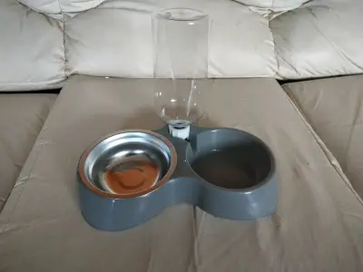 Comedero y bebedero automático para mascotas - miniatura 3
