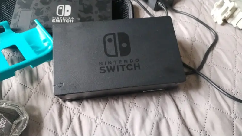 Nintendo Switch con accesorios - 1