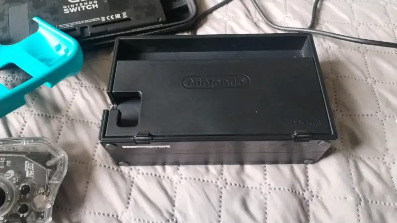 Nintendo Switch con accesorios - 2