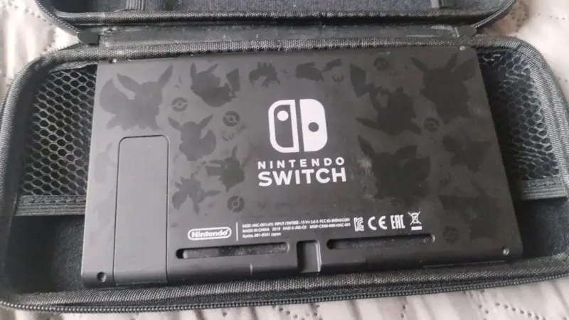 Nintendo Switch con accesorios - 5