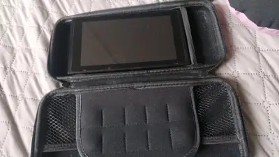 Nintendo Switch con accesorios - miniatura 6