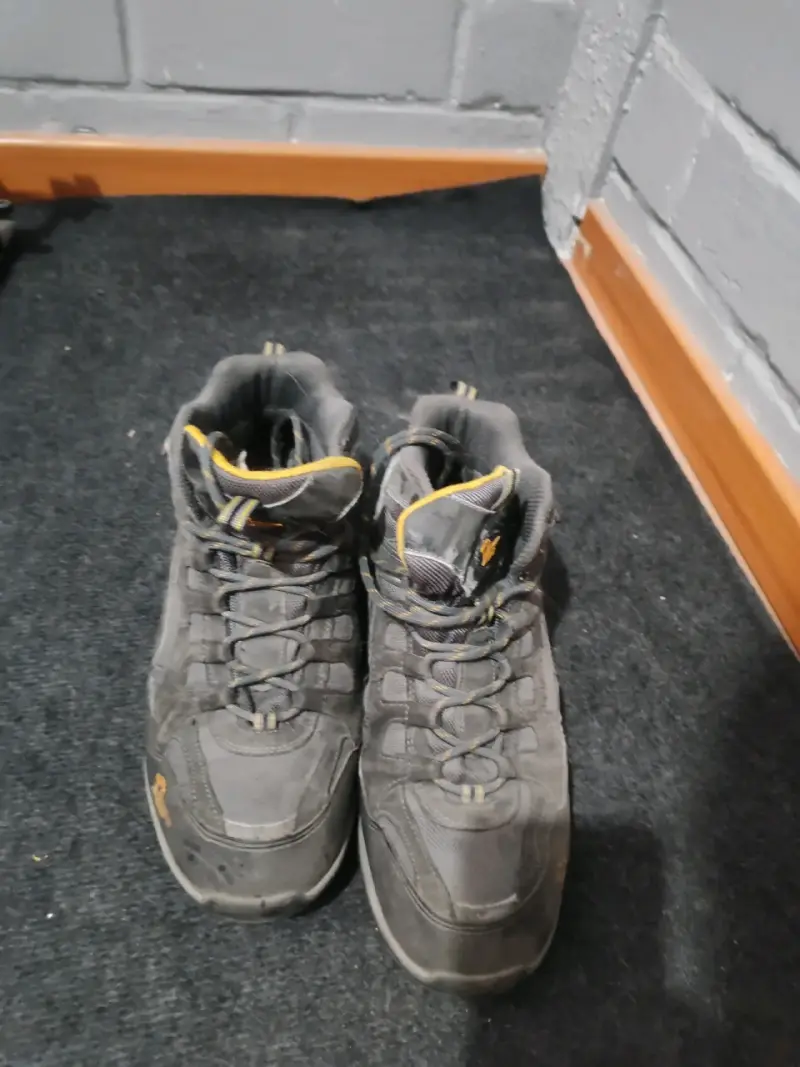 Botas de trekking impermeables negras para hombre - 1