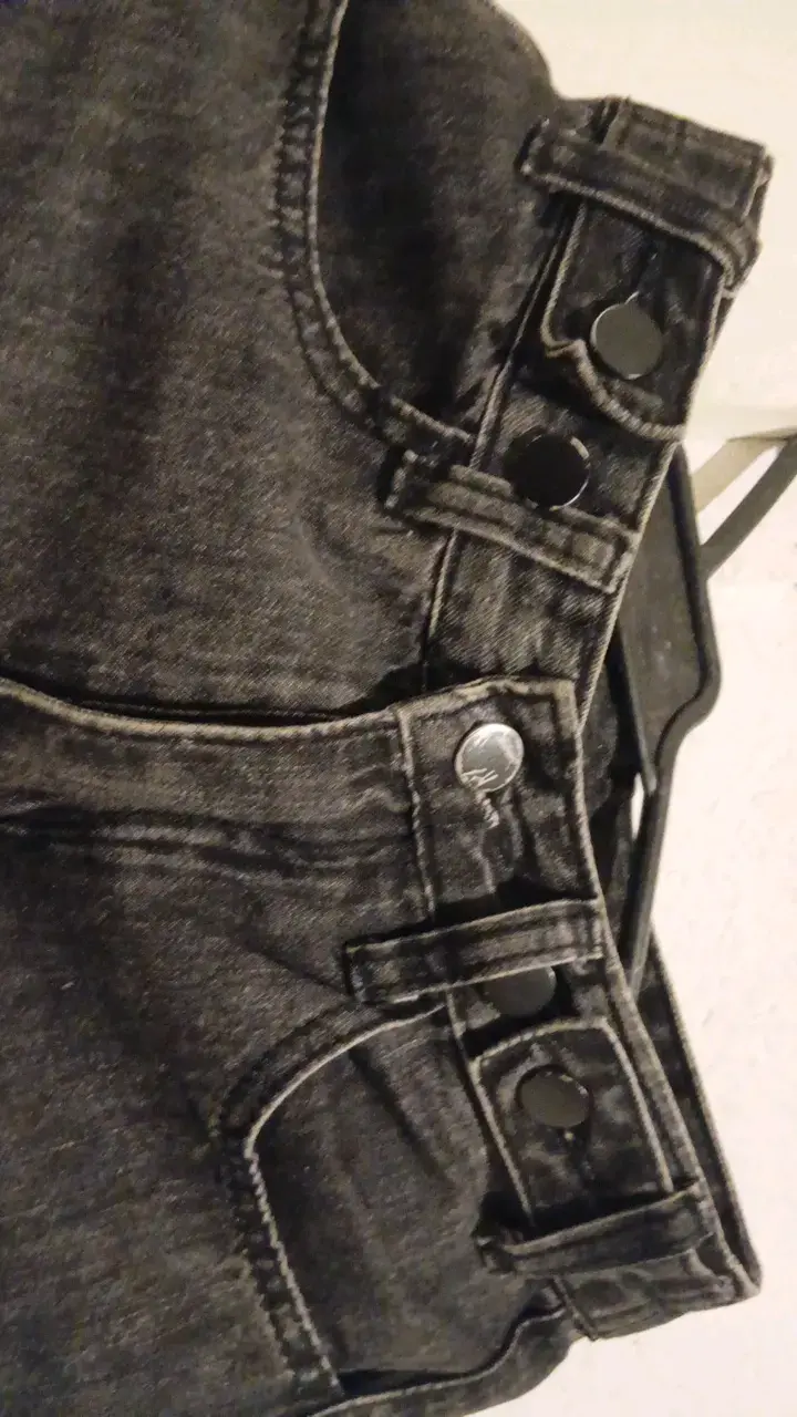 Jeans de mezclilla negros para mujer - 2