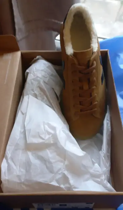 Zapatillas Veja marrón con forro de lana - miniatura 2