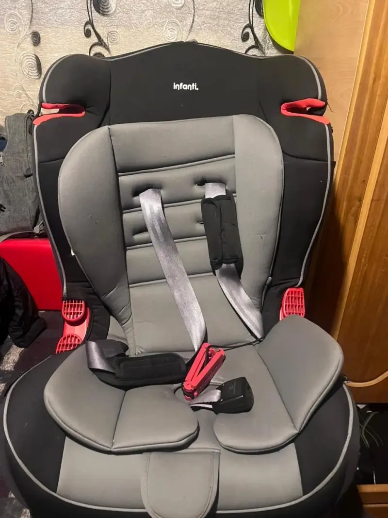 Silla de Auto para Bebé Infanti Gris y Negra - 1