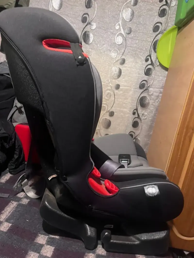 Silla de Auto para Bebé Infanti Gris y Negra - 2