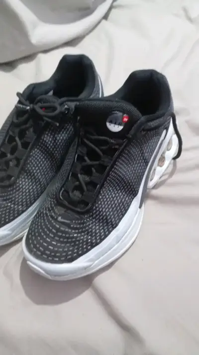 Zapatillas deportivas negras con amortiguación - miniatura 2