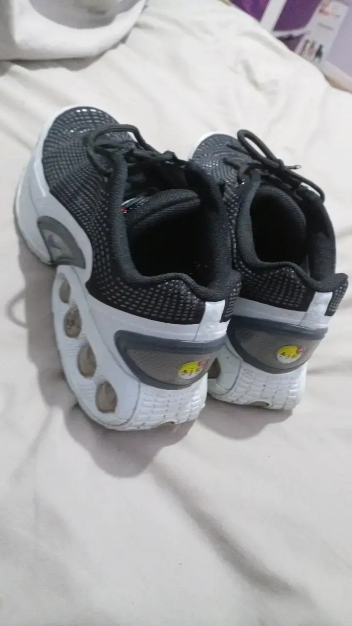 Zapatillas deportivas negras con amortiguación - 3