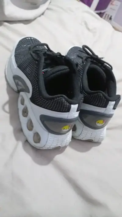 Zapatillas deportivas negras con amortiguación - miniatura 3