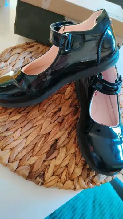 Zapatos de charol para niña marca Armonia - miniatura 2