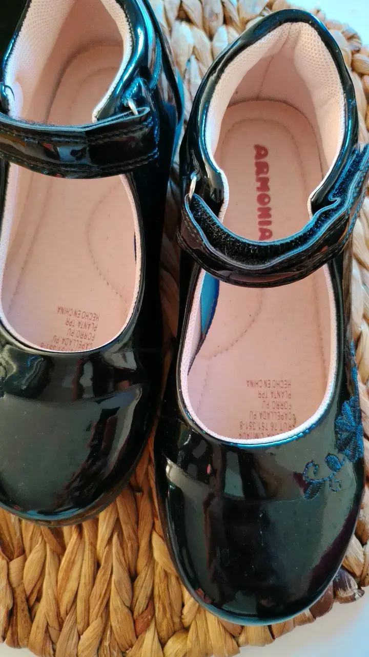 Zapatos de charol para niña marca Armonia - 3