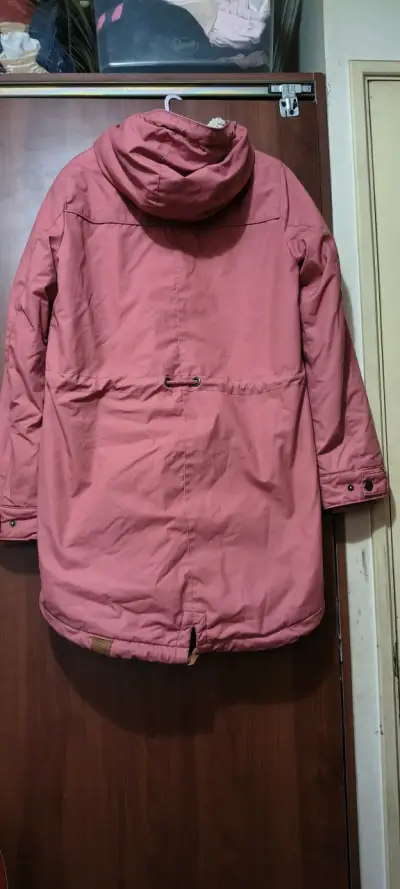Parka rosa con capucha para mujer - miniatura 3