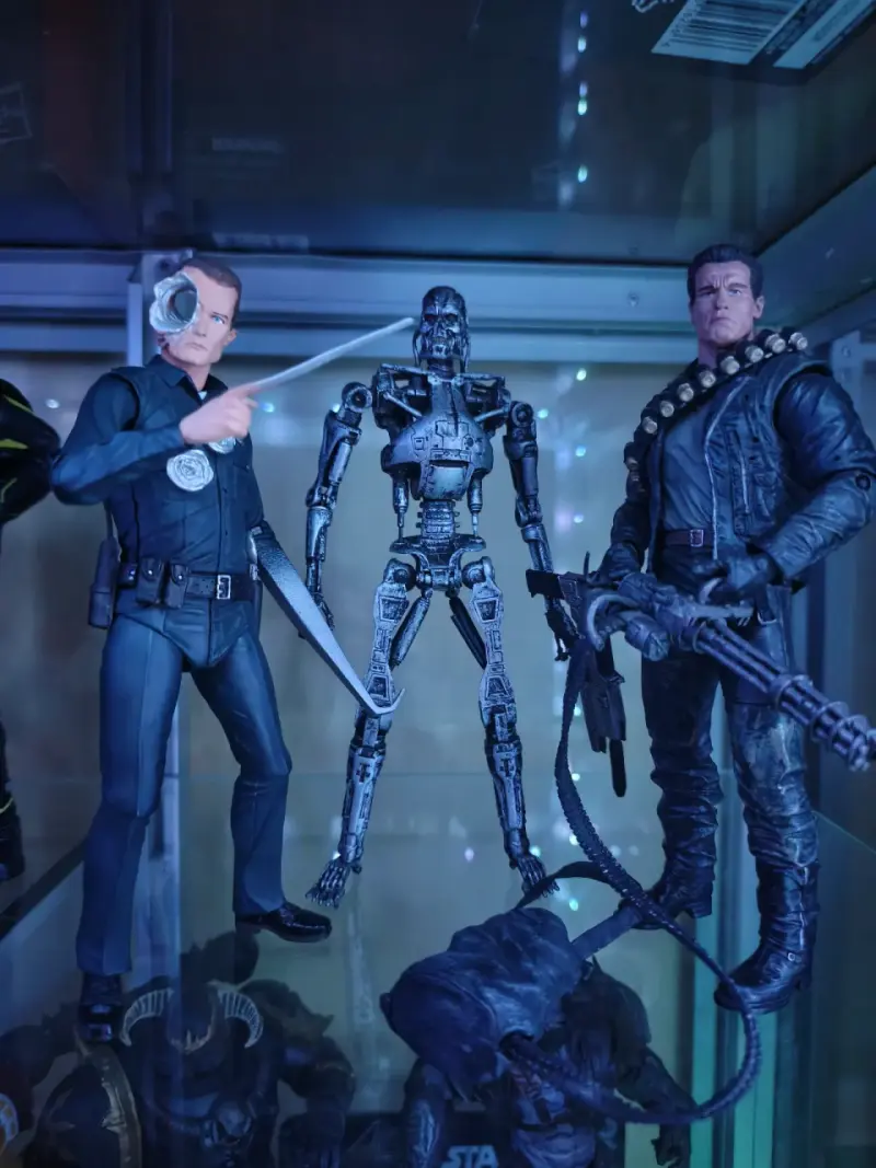 Figura de acción T-1000 Terminator 2 Neca - 3