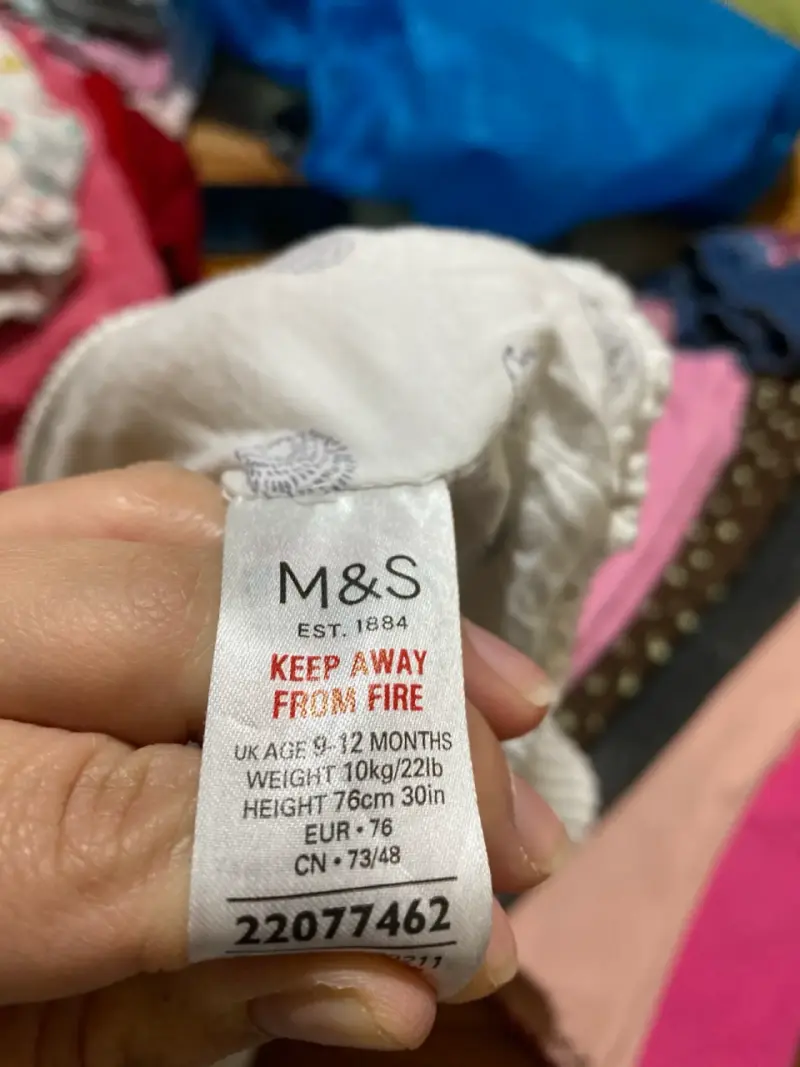 Chaqueta de bebé tejida blanca con capucha - 3