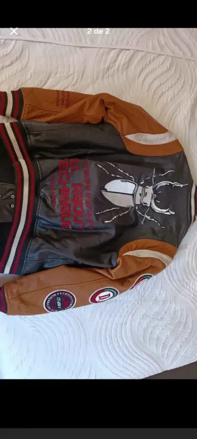 Chaqueta estilo varsity con parches y diseño único - miniatura 1