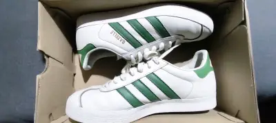 Zapatillas Adidas Gazelle blancas y verdes - miniatura 1