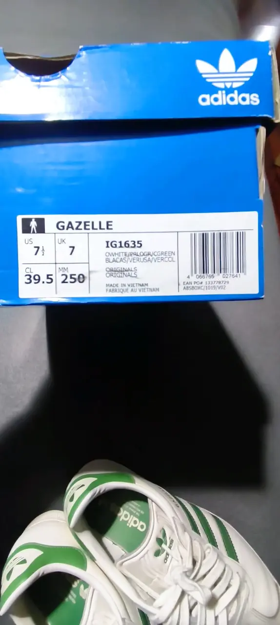 Zapatillas Adidas Gazelle blancas y verdes - 3