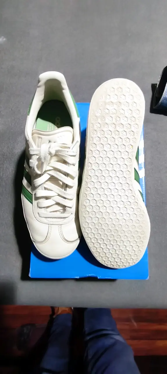 Zapatillas Adidas Gazelle blancas y verdes - 5
