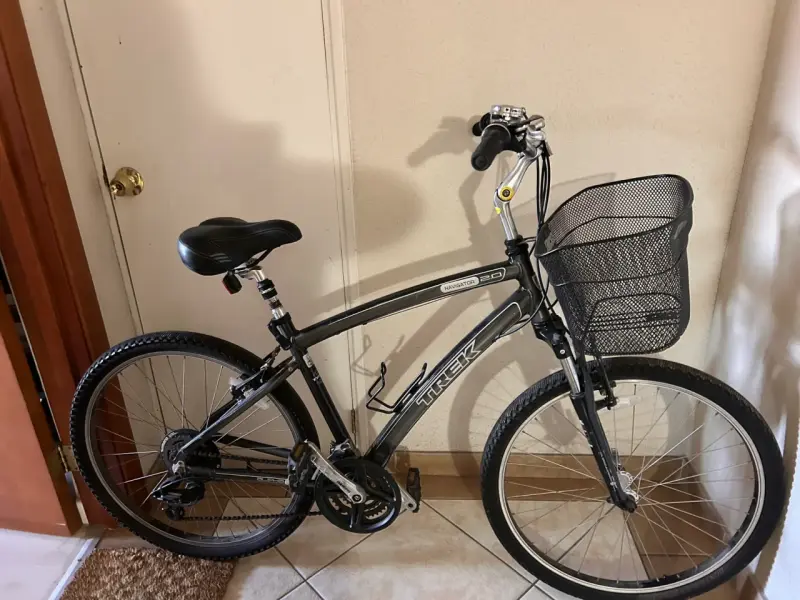 Bicicleta Trek Navigator 200 con canasto - 1