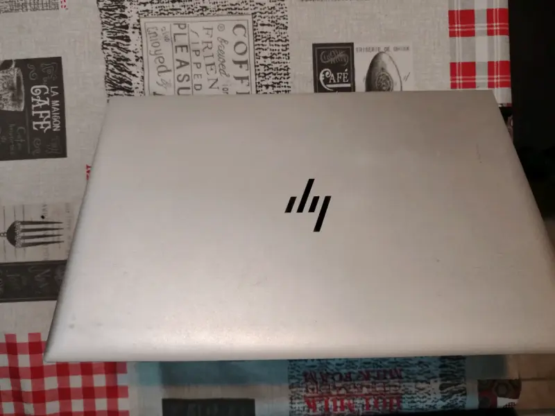 Laptop HP EliteBook con Intel Core i7 y 16GB RAM - 1