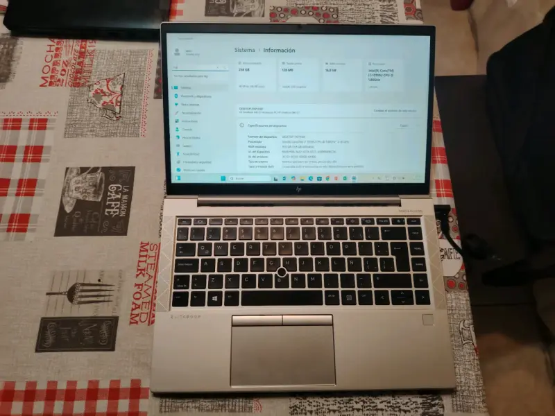 Laptop HP EliteBook con Intel Core i7 y 16GB RAM - 2