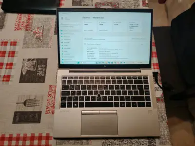 Laptop HP EliteBook con Intel Core i7 y 16GB RAM - miniatura 2