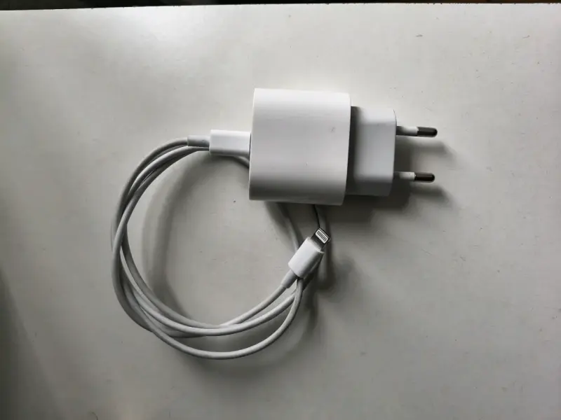 iPhone SE impecable funcionando full - 2