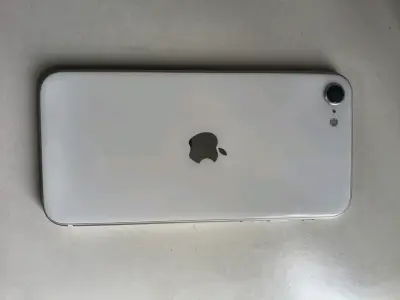 iPhone SE impecable funcionando full - miniatura 3