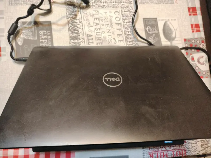 Laptop Dell Latitude 7490 con Intel Core i5 - 3