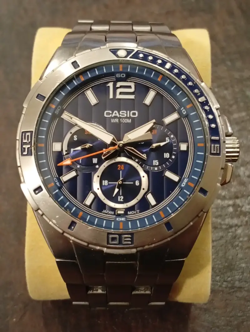 Reloj Casio de acero inoxidable con cronógrafo - 1