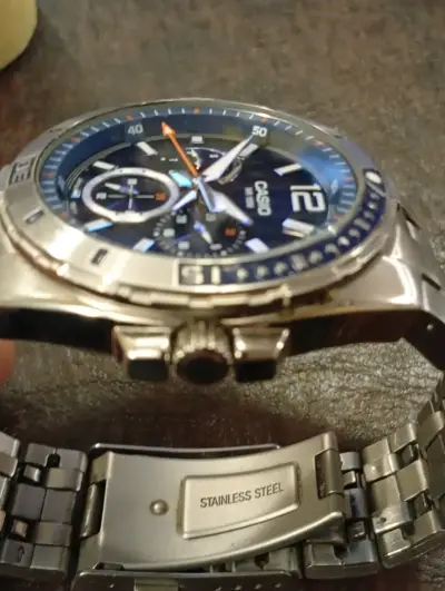 Reloj Casio de acero inoxidable con cronógrafo - miniatura 3