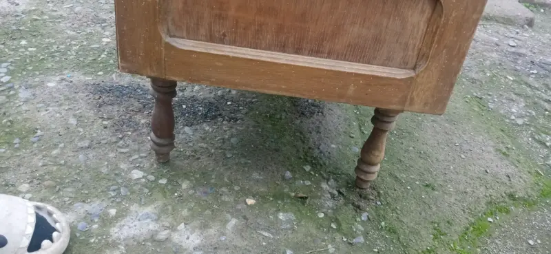 Cómoda de madera vintage con cajones decorativos - 5