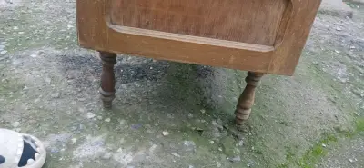 Cómoda de madera vintage con cajones decorativos - miniatura 5