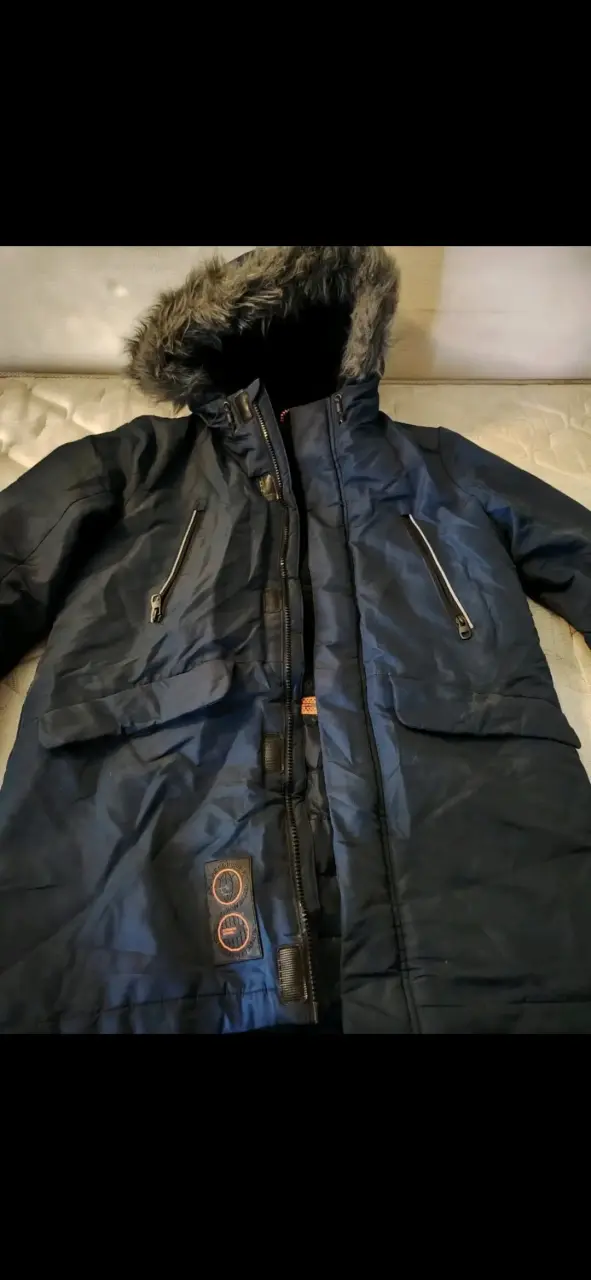 Chaqueta acolchada burdeos con capucha - 6