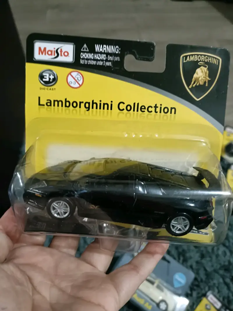 Auto a escala Lamborghini Maisto negro