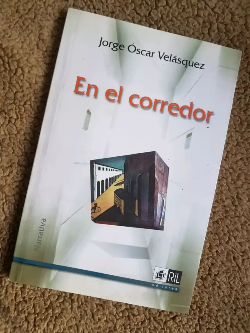 Libro 'En el corredor' de Jorge Óscar Velásquez - 1