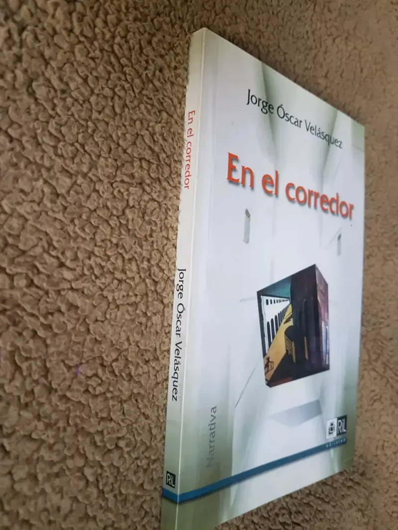 Libro 'En el corredor' de Jorge Óscar Velásquez - 2