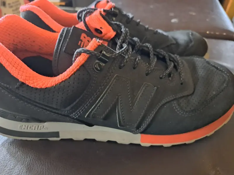 Zapatillas New Balance 574 negras y naranjas - 4