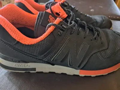 Zapatillas New Balance 574 negras y naranjas - miniatura 5