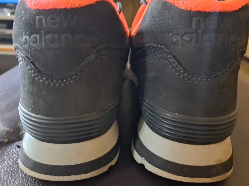 Zapatillas New Balance 574 negras y naranjas - 6