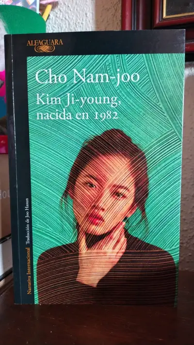 Libro Kim Ji-young, Nacida en 1982 de Cho Nam-joo - miniatura 1