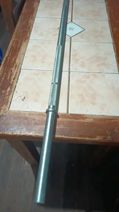 Barra de pesas de acero para gimnasio - miniatura 1