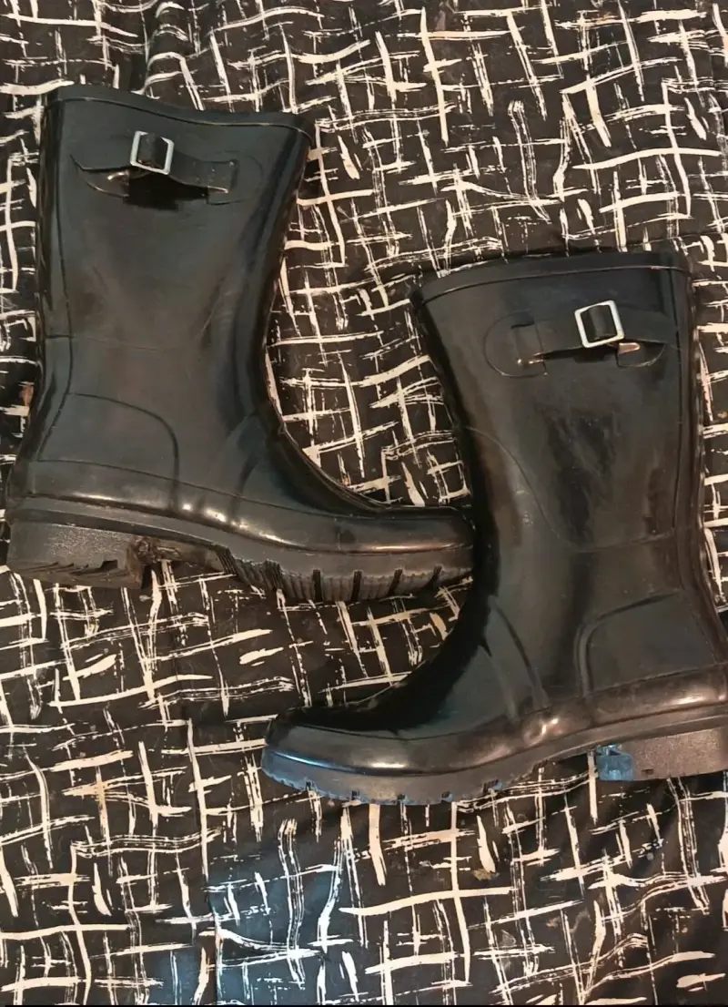 Botas de goma negras impermeables