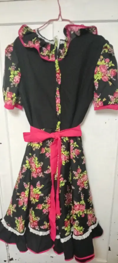 Vestido de cueca  negro con flores y encaje - miniatura 2