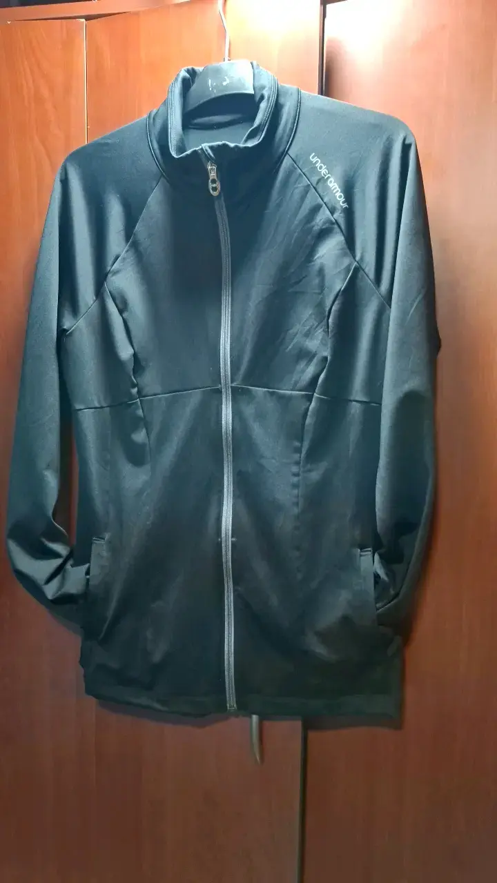 Chaqueta deportiva negra Under Armour - 6