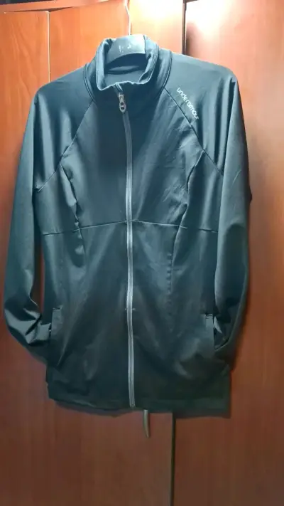 Chaqueta deportiva negra Under Armour - miniatura 6