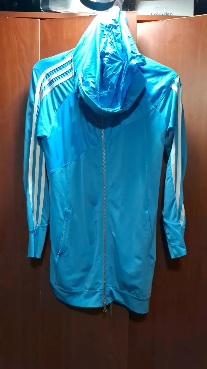 Chaqueta deportiva celeste Adidas Climalite - 1