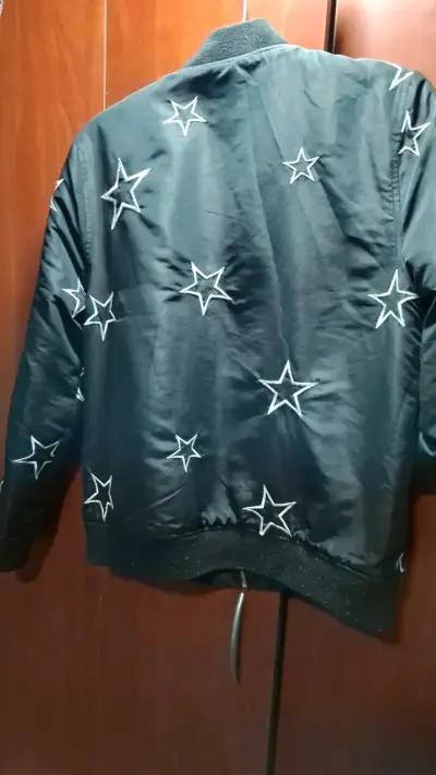 Chaqueta bomber negra con estrellas Super Star - miniatura 4