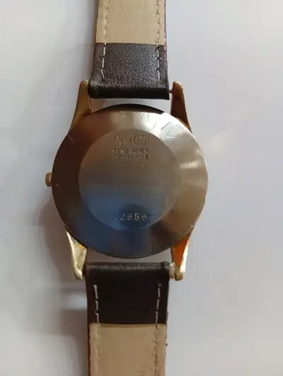 Reloj de pulsera Invicta vintage con correa de cuero - miniatura 2