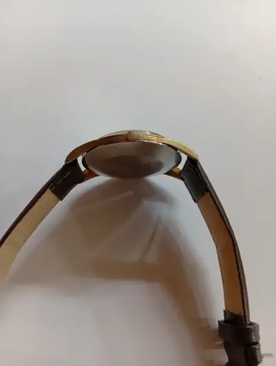 Reloj de pulsera Invicta vintage con correa de cuero - miniatura 3